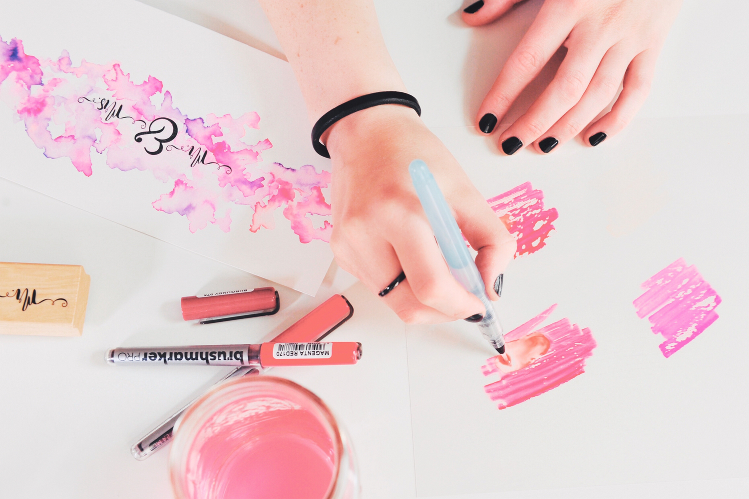 Bild 5-Farbe gemalt mit Brushpens auf Folie, mit Wassertankpinsel aufnehmen
