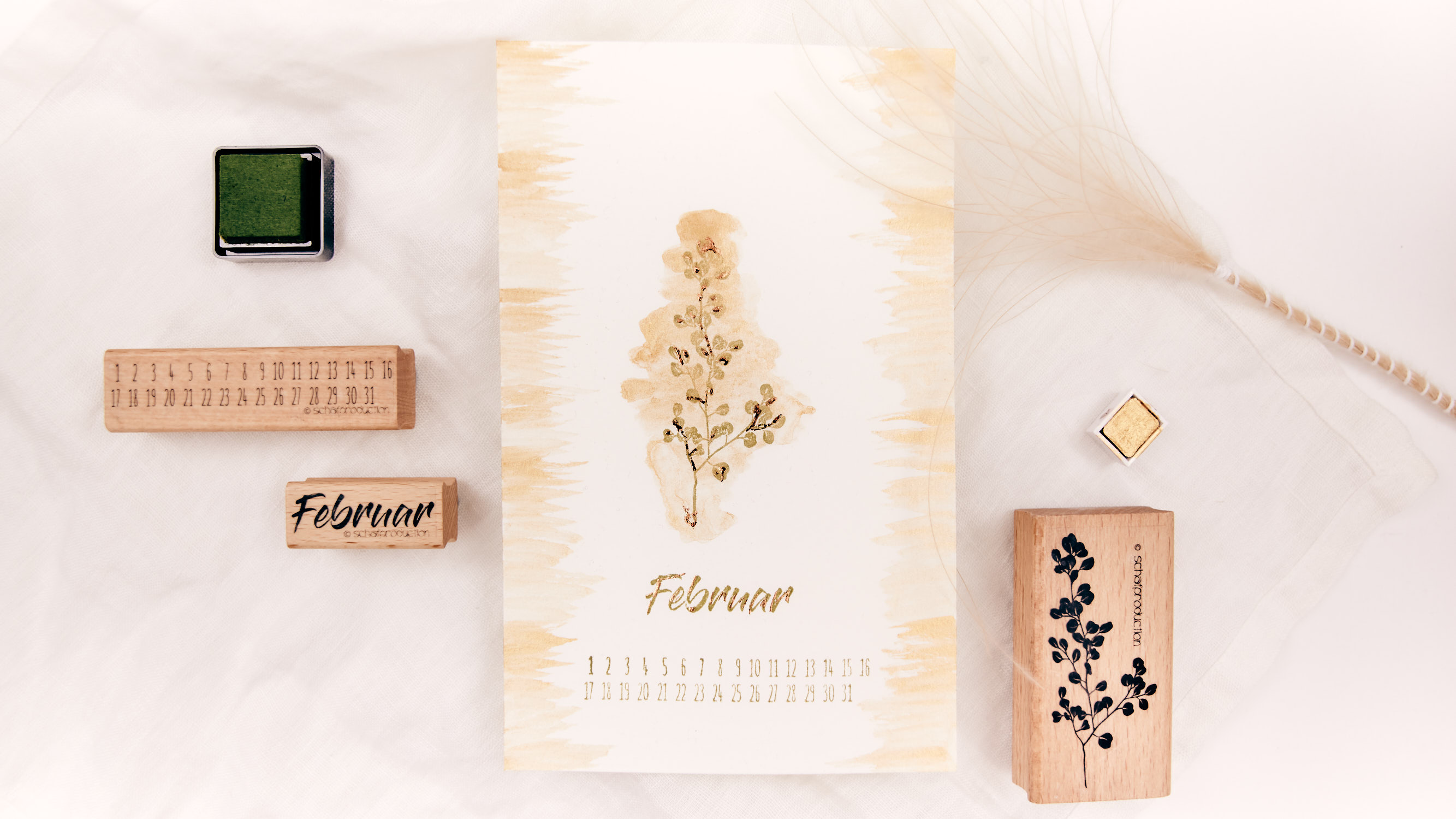 Februar-Kalenderblatt-mit-Eukalypthus-und-Aquarellfarbe-Q