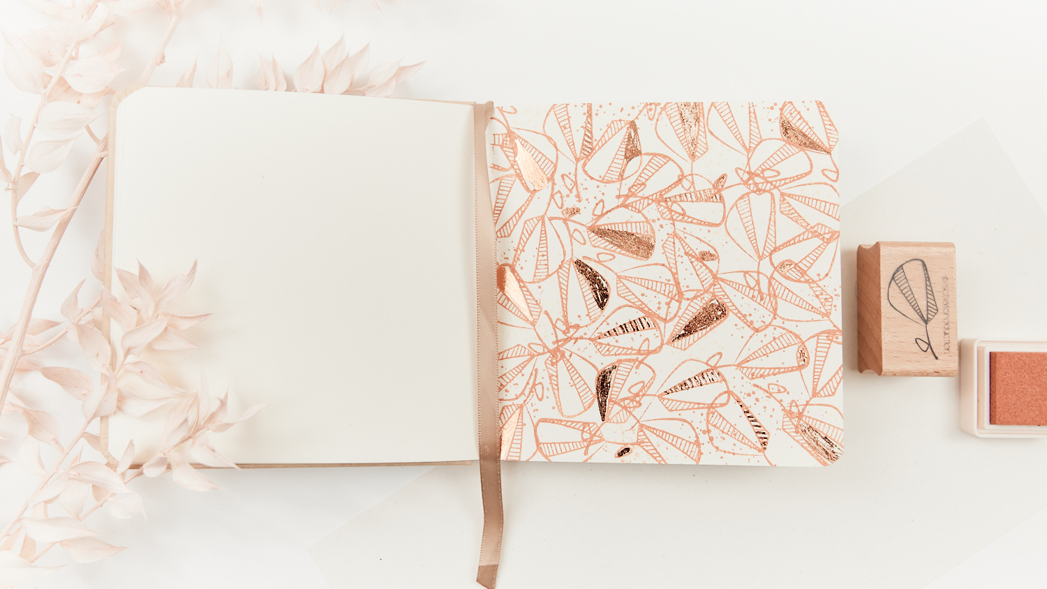 Sketchbook-Florales-Element-8-veredelt-mit-Transferfolie-in-Kupfer-Q