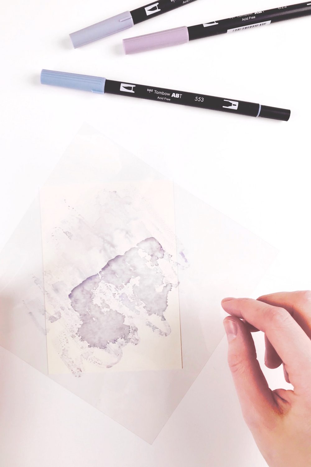 Bild 4-Bewässerte Folie umdrehen und auf das Papier bringen für Aquarelleffekt