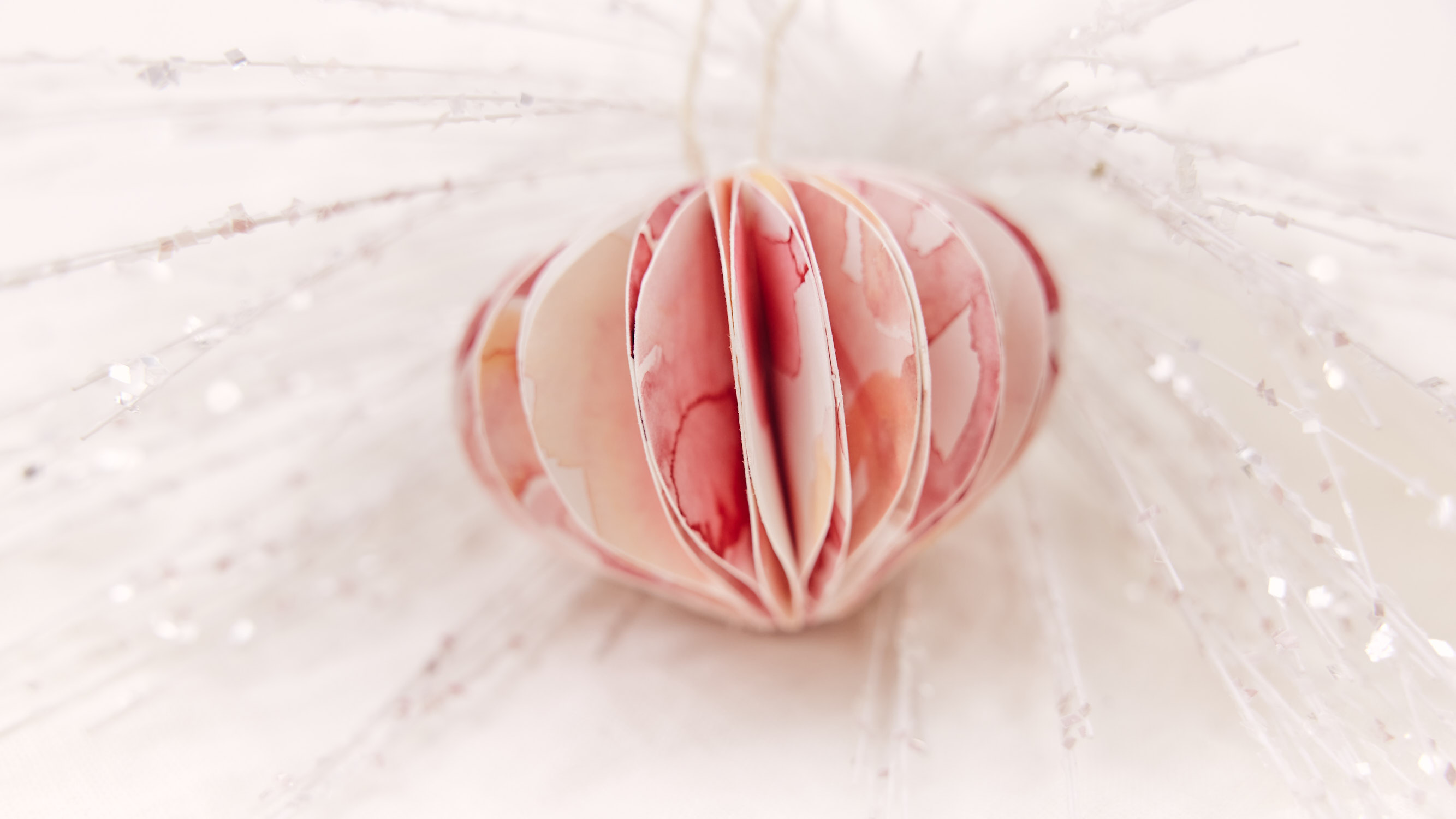 Heinz-seine-Weihnachtskugel-DIY-Plissee-Anhaenger-Rund-aquarelliert-mit-Aquarellpapier-QOBxxscHXJ5FES