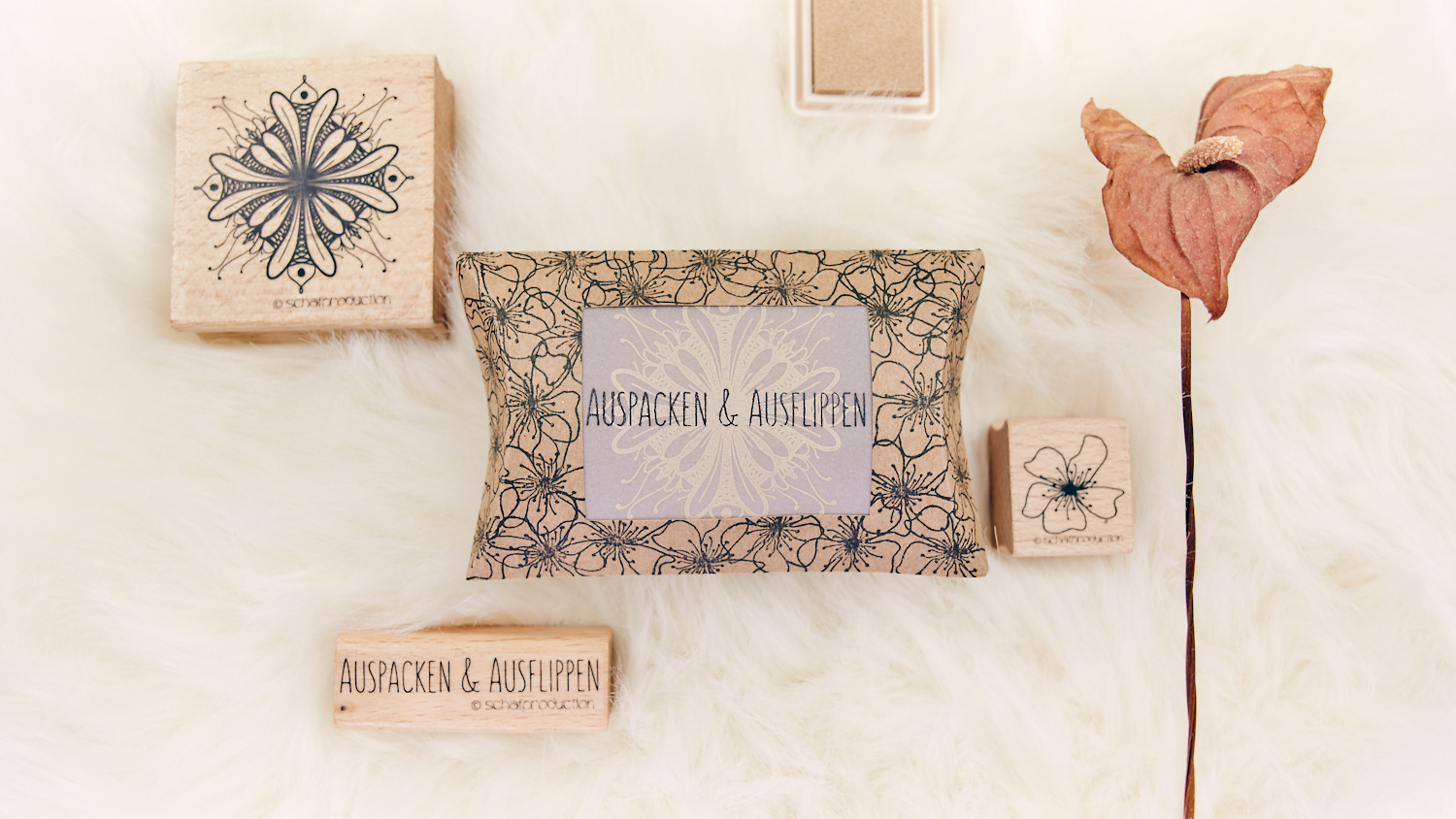 Kissenbox-Kraftpapier-mit-Butterblume-und-Fenster-aus-Transparentpapier-Q
