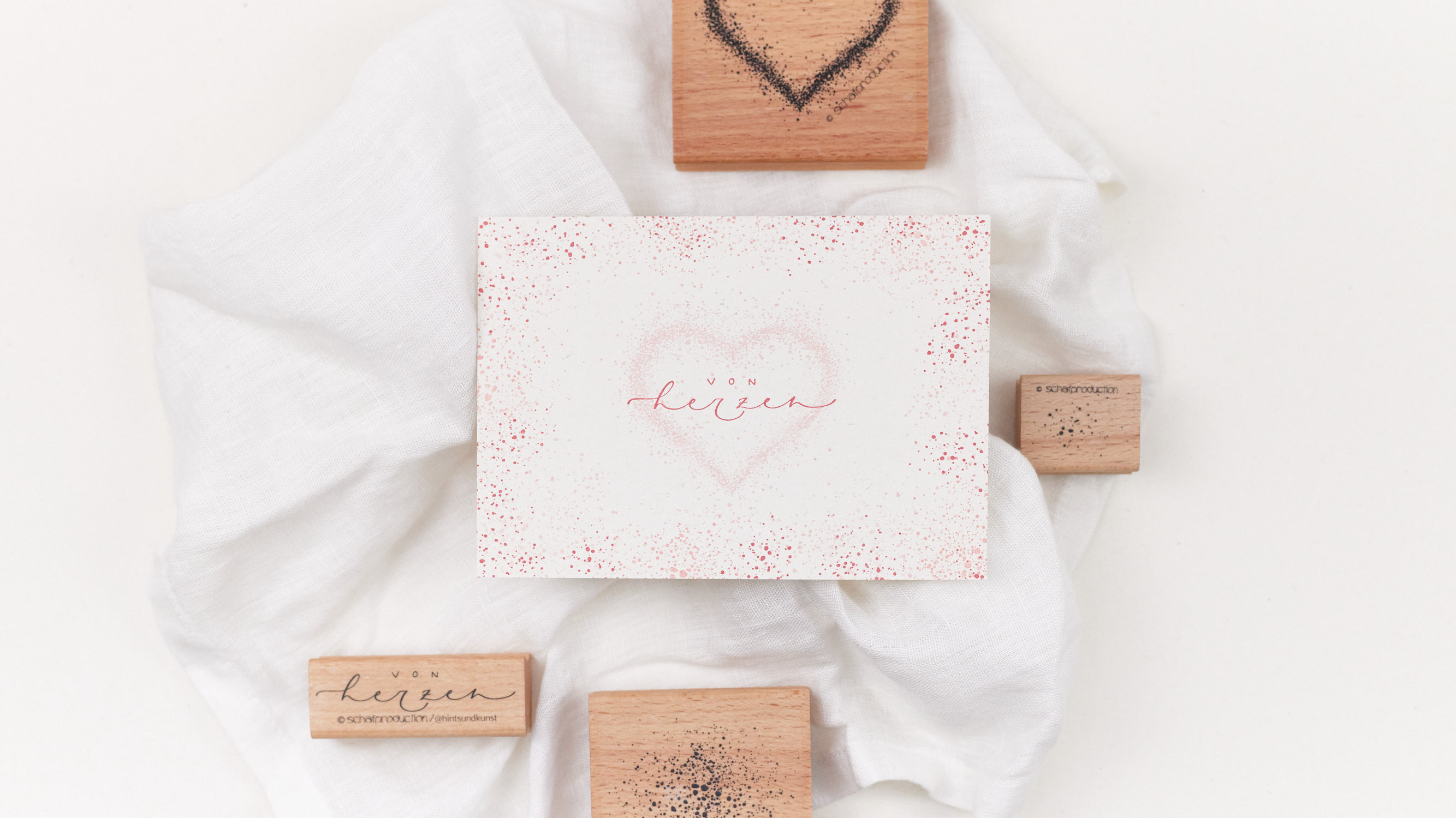 von-Herzen-im-Splatterherz-mit-Rose-Gold-Q